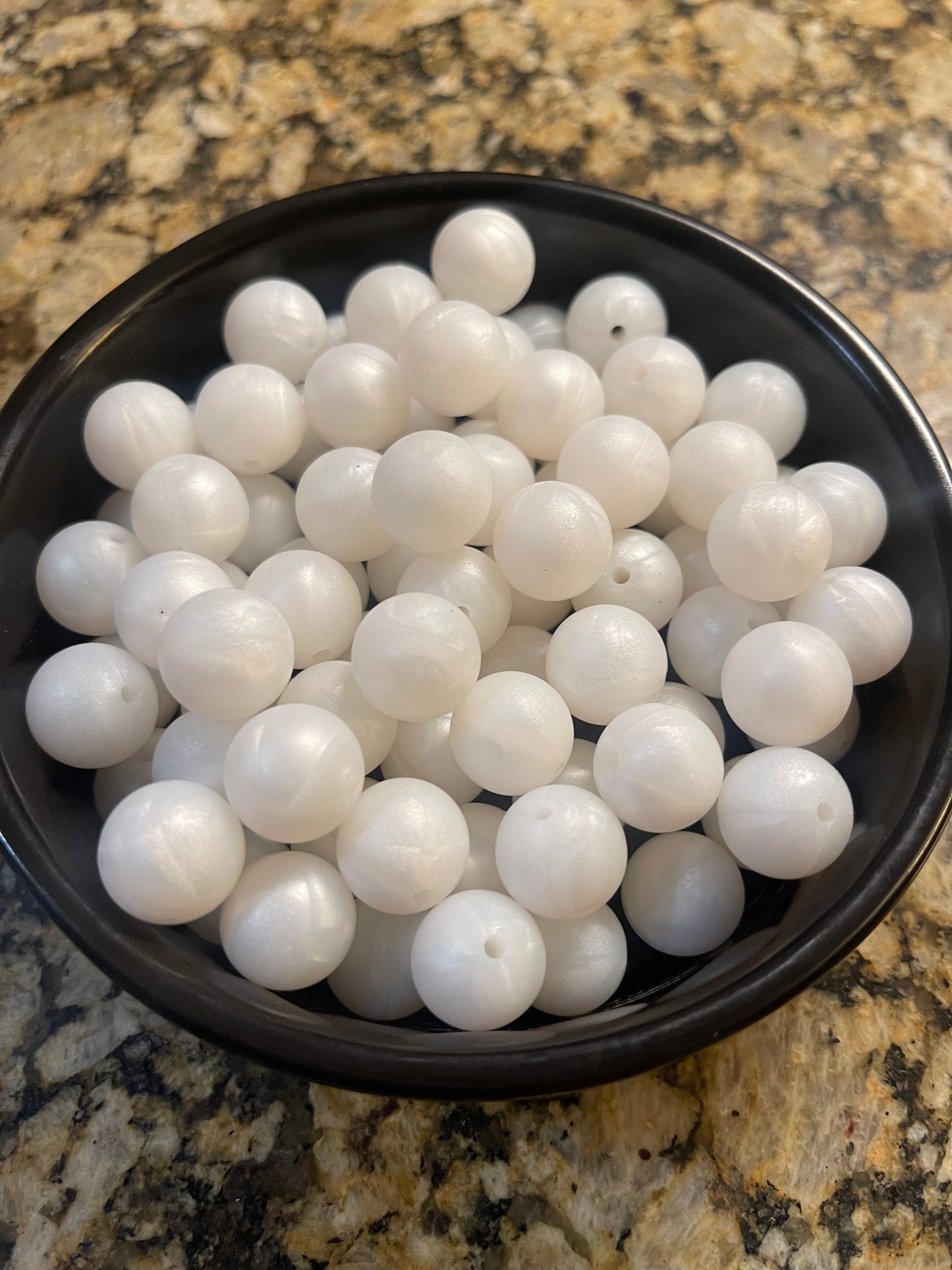 White Pearlescent Silicone Round (15mm)