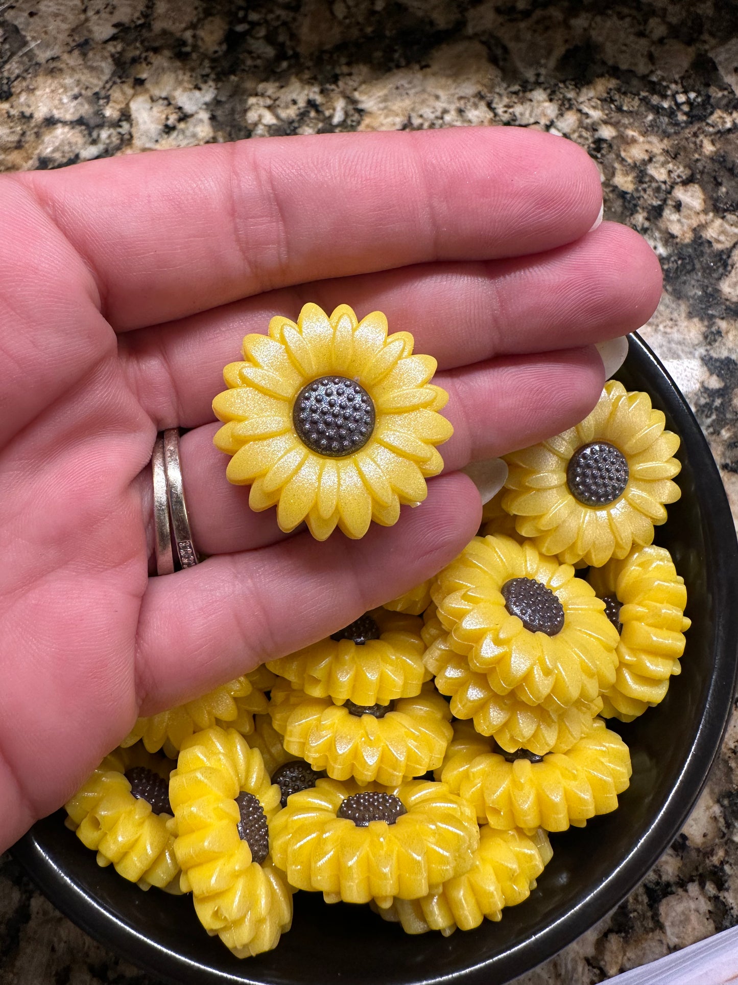Pearlescent Sunflower silicone Focal (YELLOW)