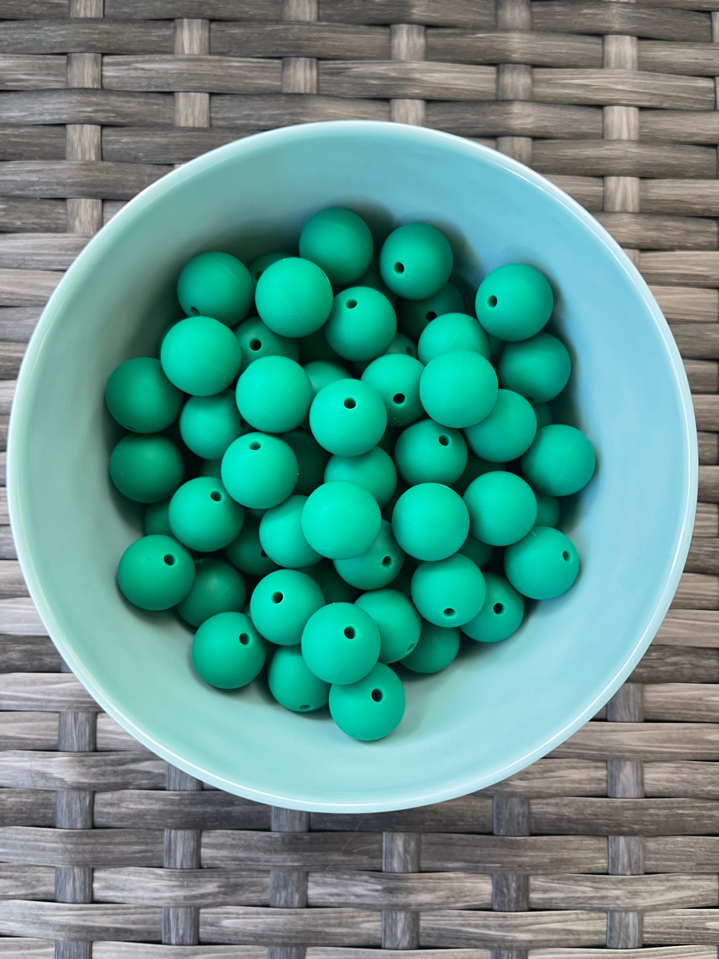 Emerald Green Silicone Round (15mm)